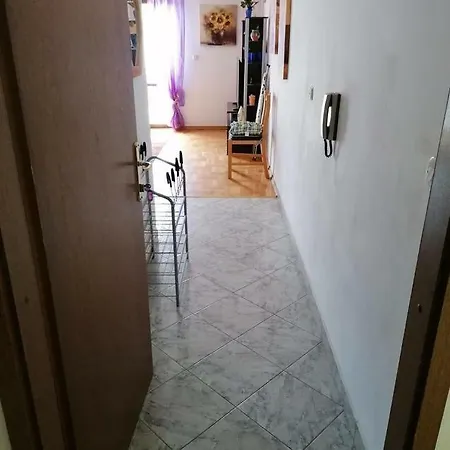 17537a Apartment